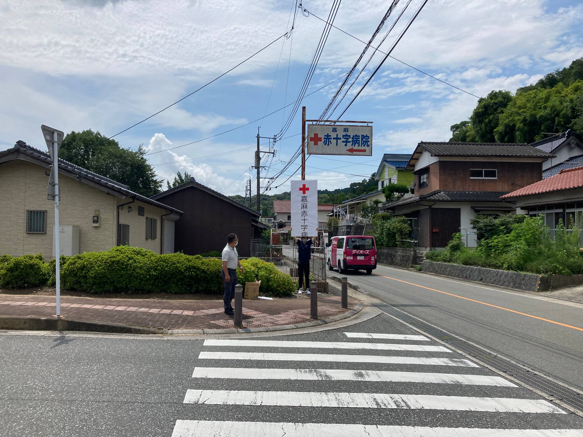 ステンレス製のLED内照式自立看板を製作・施工させていただきました3