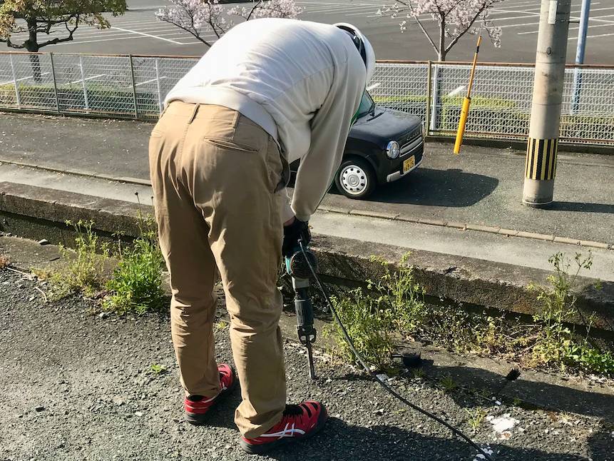 ファミリーマート八女新代店様(福岡県八女郡)のコンビニ駐車場注意書きサイン・野立て看板製作・施工事例4